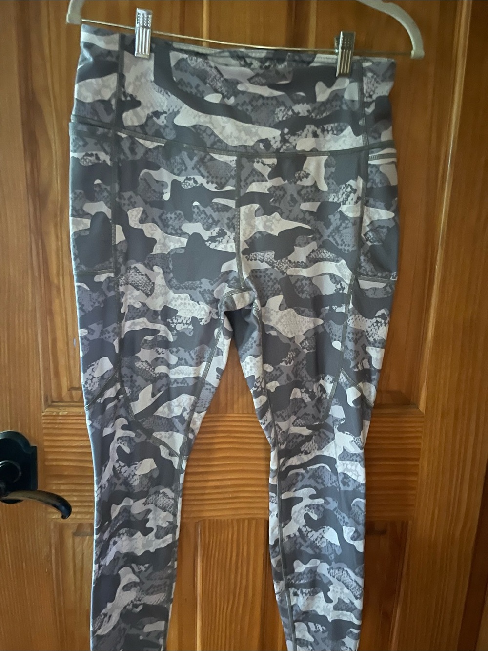 Reebok Gray Camouflage woman’s Leggings